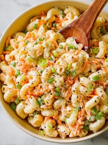 Creamy Macaroni Salad with Fresh Vegetables Recipe